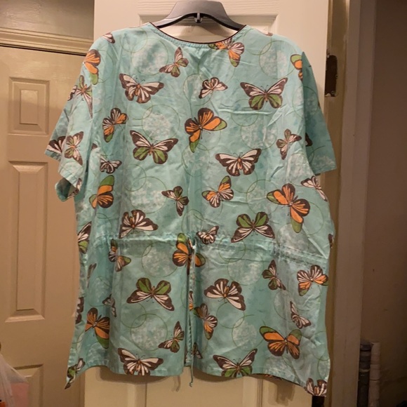 Women’s Plus Butterflies Scrub Top - Picture 2 of 3